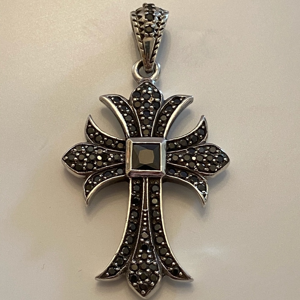 Sterling silver cross pendent